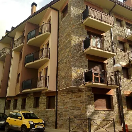 Cal Pau Apartment *